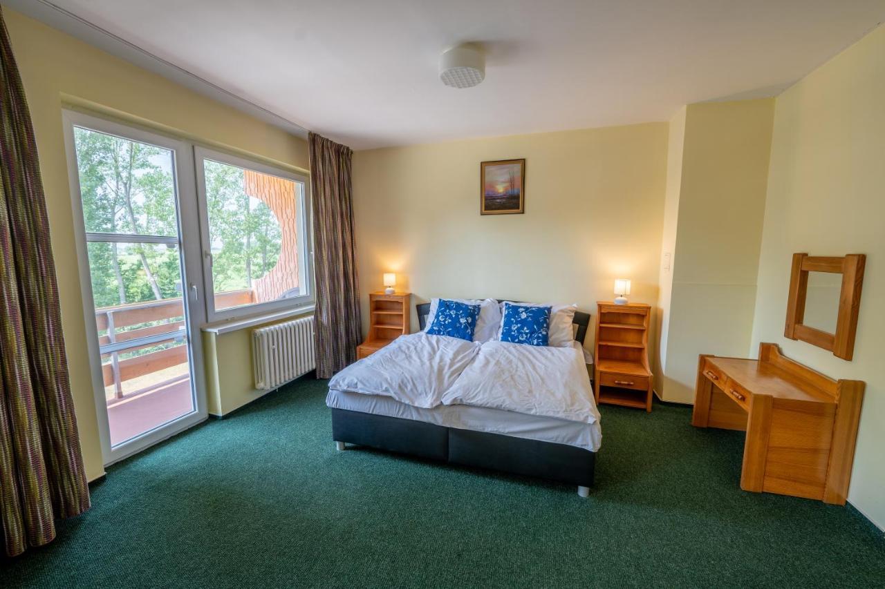 Rekreacne Stredisko Patince - Family Resort Zewnętrze zdjęcie